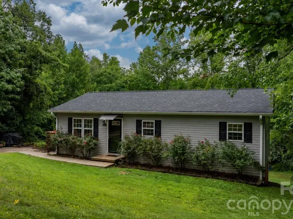 1172 Sunset Ct, Conover, NC 28613