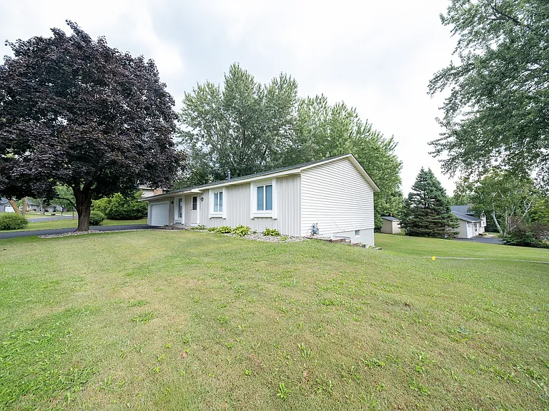 14200 Elgin Ct — Photo 37