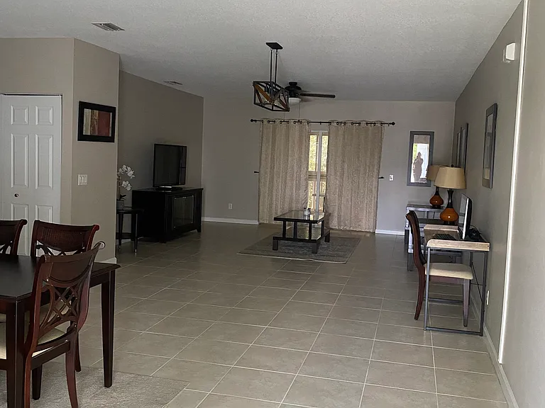 2081 SE Wild Meadow Cir — Photo 3