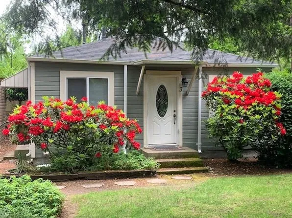 9318 Veterans Dr SW APT 3, Lakewood, WA 98498