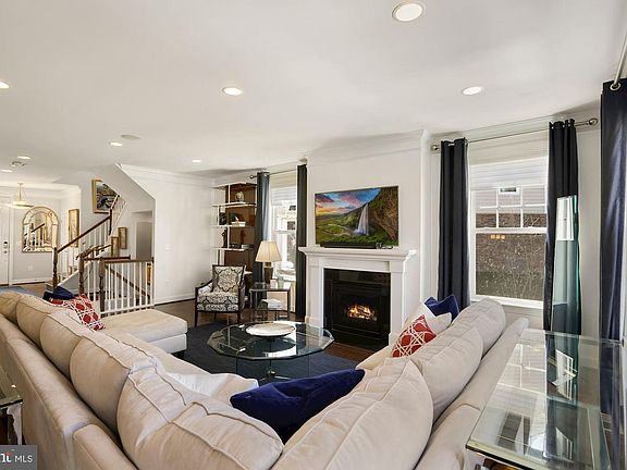 4th image of 10286 Greenspire Dr