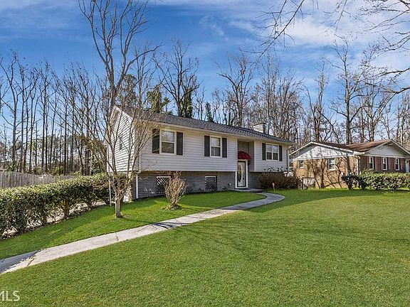 3rd image of 2138 Eastwood Dr