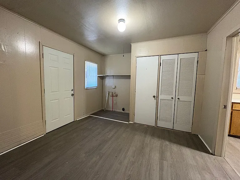 1749 Caroline St — Photo 8