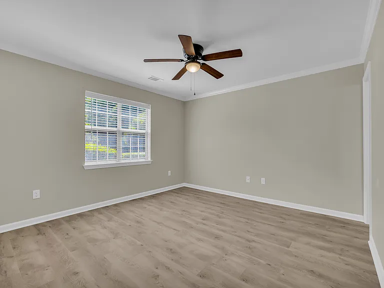 100 Woodstone Dr #7 — Photo 34
