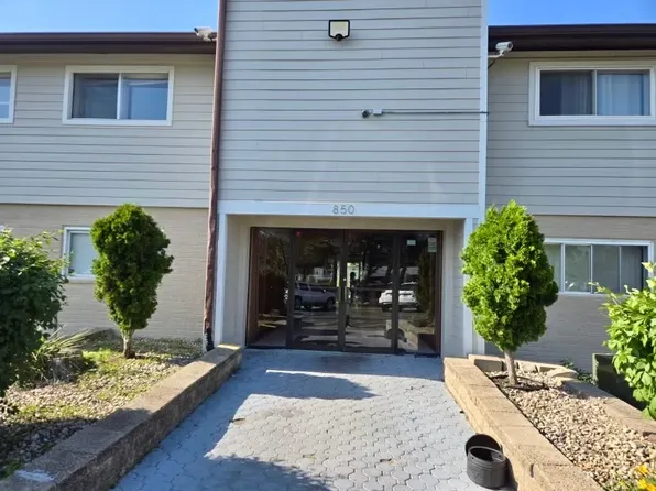 850 E Old Willow Rd APT 119, Prospect Heights, IL 60070