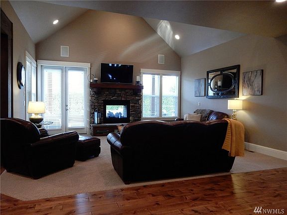 4th image of 1473 Eastwood Way