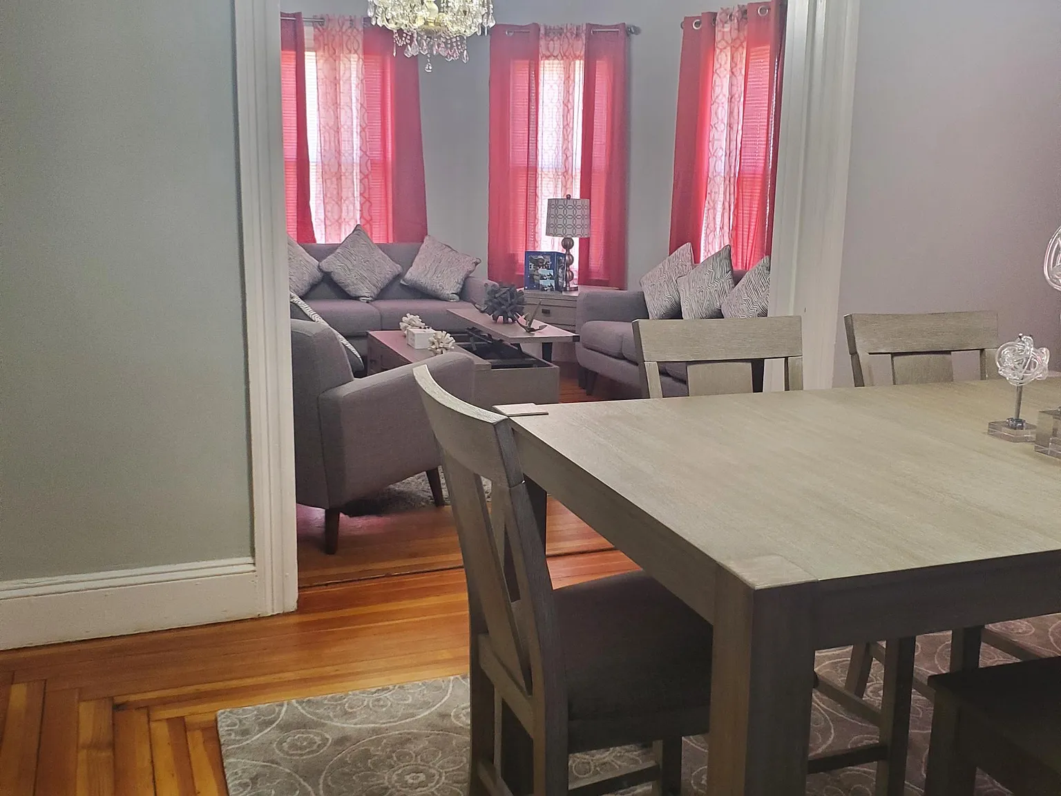 3 bed, $1,900 — Photo 3