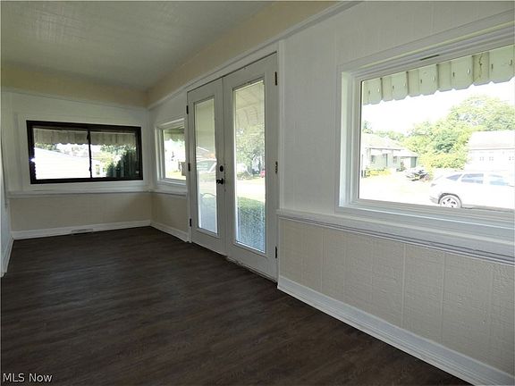 3rd image of 732 Lulu St