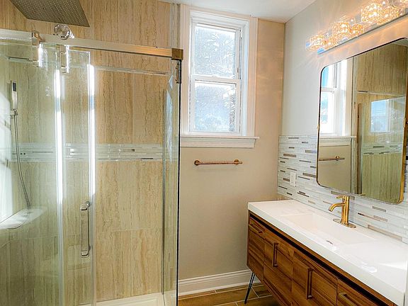 3rd image of 3463 N Kedzie Ave #2