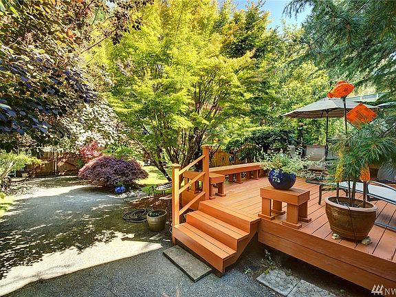 4th image of 11524 25th Ave NE