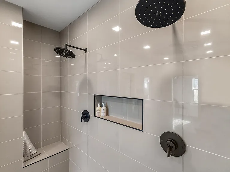 2082 Dennison Ln — Photo 4