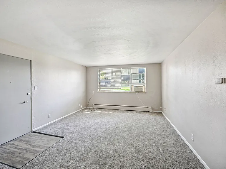 Evergreen 830 Sq.Ft.