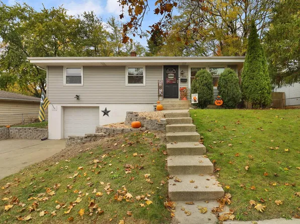 330 Debbie DRIVE, Waukesha, WI 53189