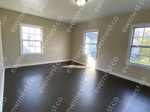 5th image of 369 N Roosevelt Ave #7