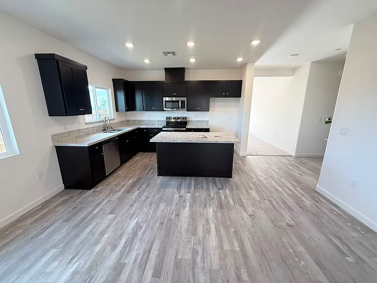 418 Meyers Ln — Photo 8