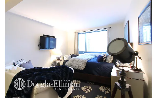 Rented by Douglas Elliman | media 2