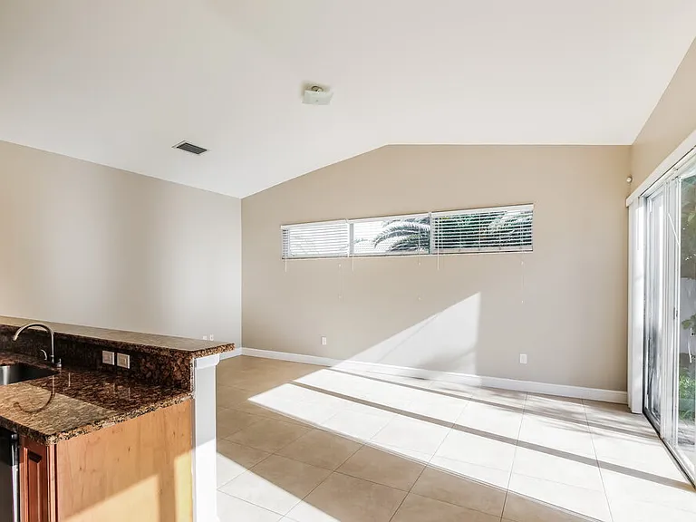 15618 SW 112th Dr — Photo 6