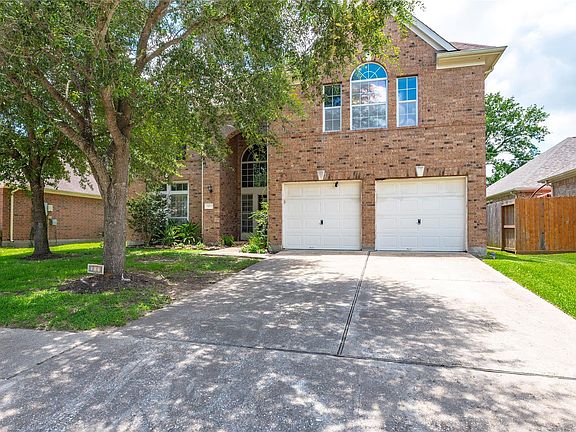 2nd image of 327 Holly Branch Ln