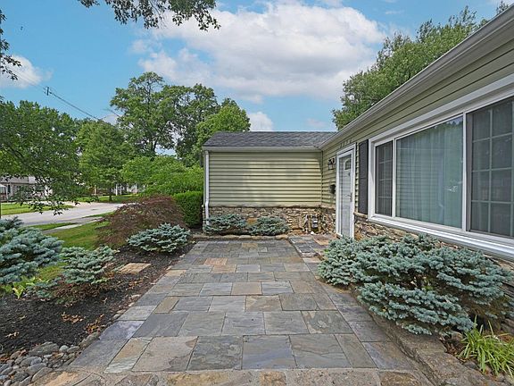 4th image of 6536 Graf Dr