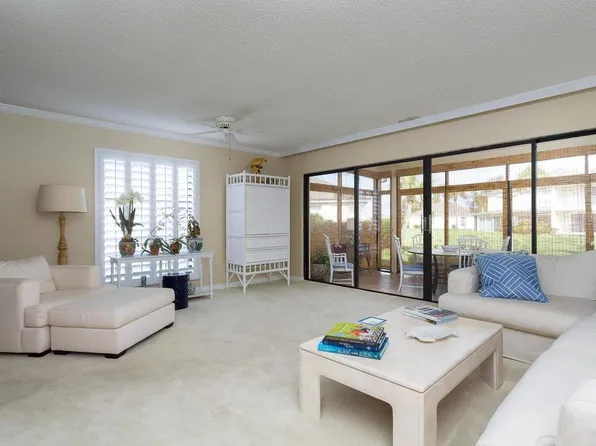 300 Harbour Dr, Vero Beach, FL 32963