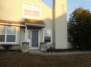 41 Pondview Ln, Sicklerville, NJ 08081