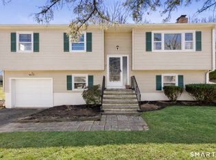 21 Hawley Rd Extension, Danbury, CT 06811