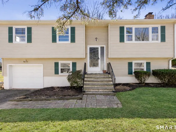 21 Hawley Rd Extension, Danbury, CT 06811