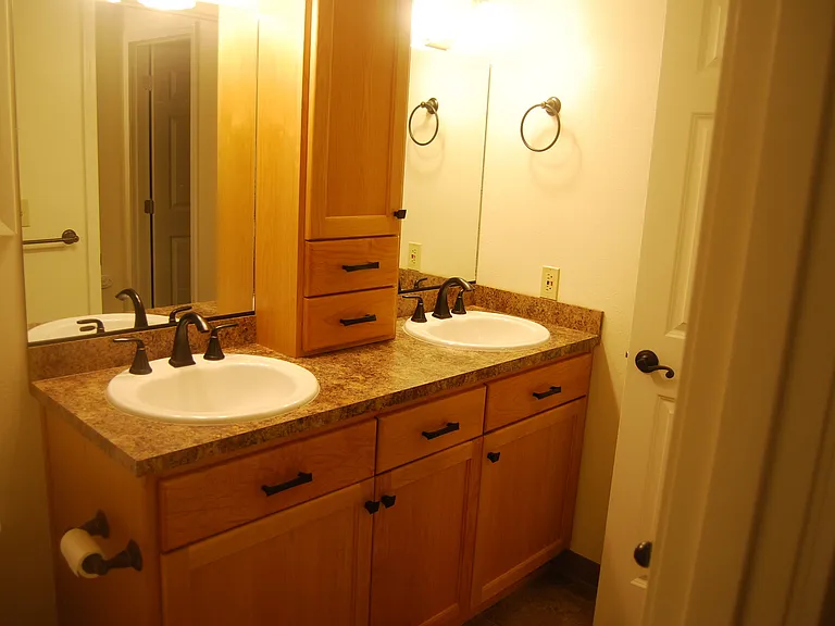 408 Pinehurst Dr — Photo 8