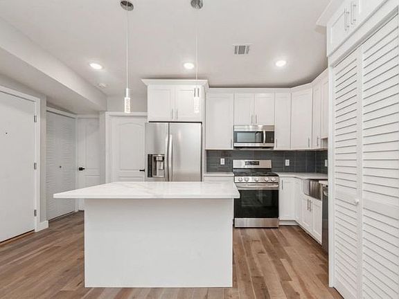 4th image of 41 Beacon Ave Floor 3
