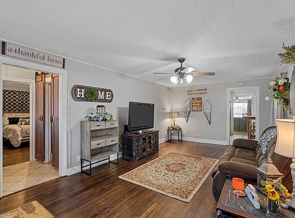 2nd image of 420 Bellevue Dr