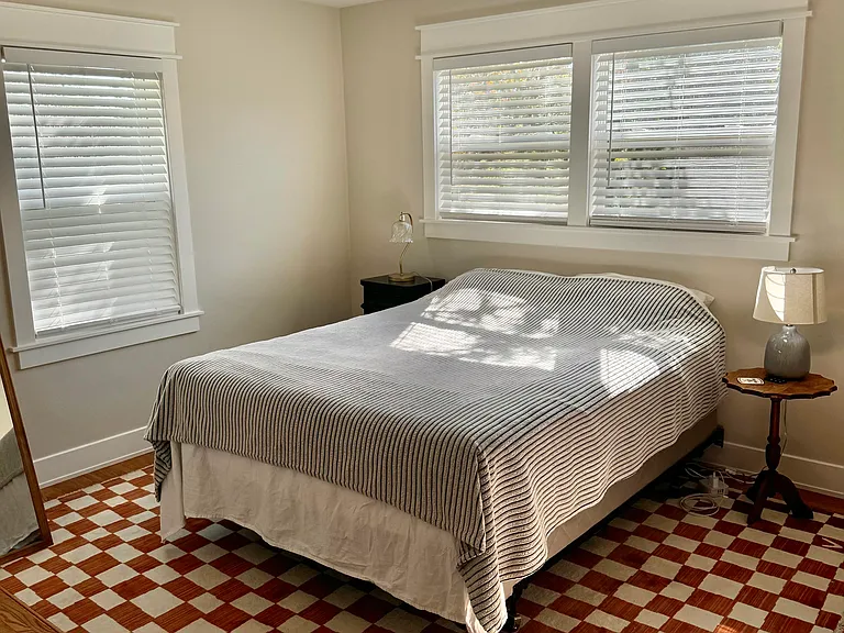 235 W Arrowhead Rd — Photo 4