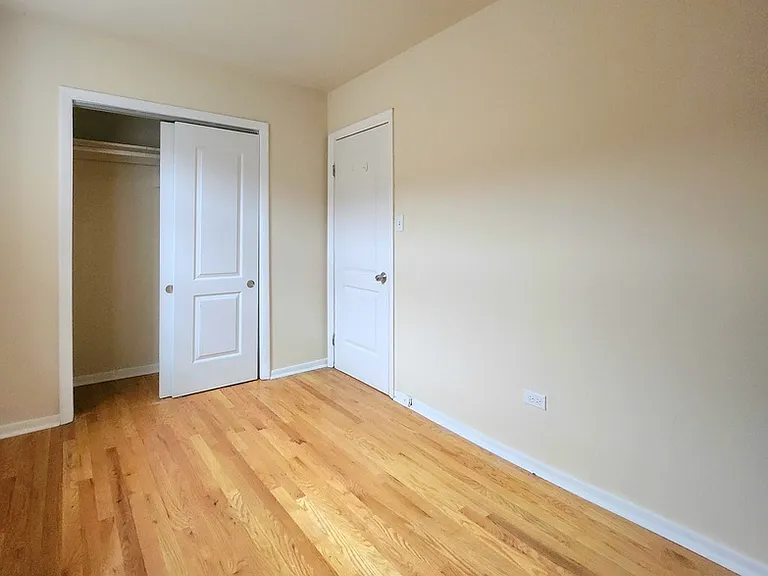504 W 32nd St #3F — Photo 11