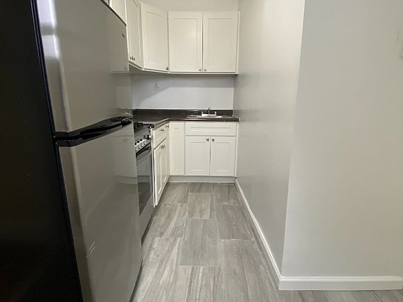 2nd image of 50 Washington Ave #1R