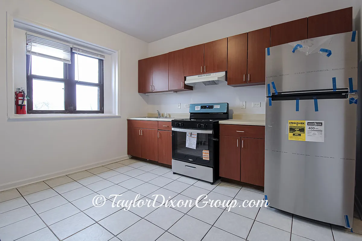 Building Photo - 4033 W Gladys Ave #2S