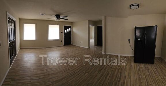 3rd image of 807 W University Blvd