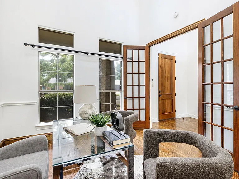 3606 S Versailles Ave — Photo 7