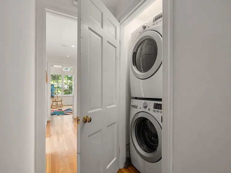 205 Brattle St — Photo 21