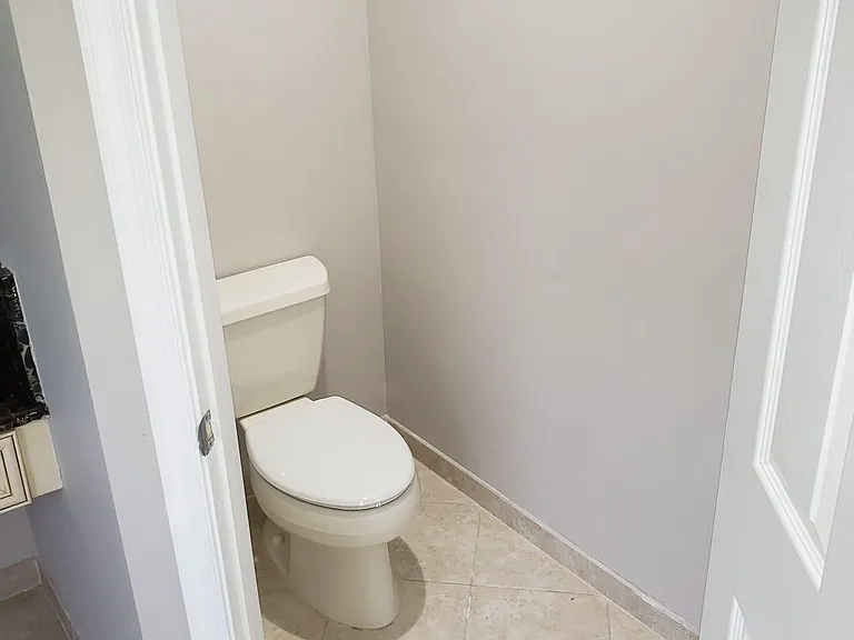 11266 Millpond Greens Dr — Photo 26