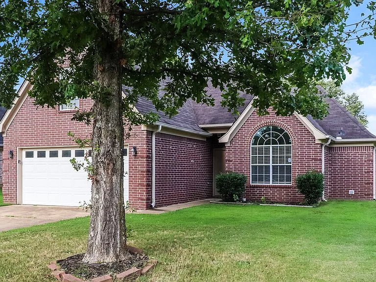 5760 Landau Dr — Photo 4