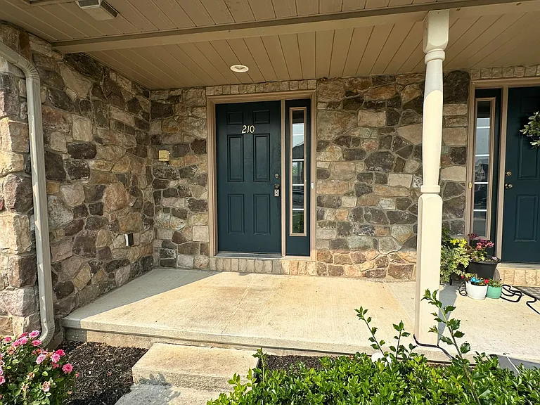 210 Mount Olive Ln — Photo 4