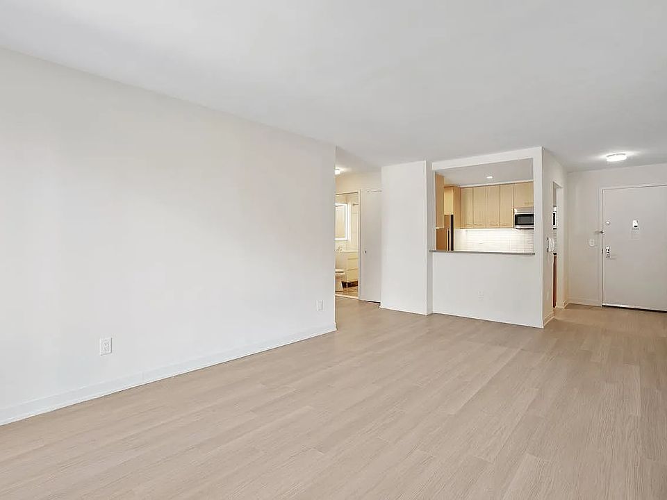 1st image of Columbus Pl #N5e