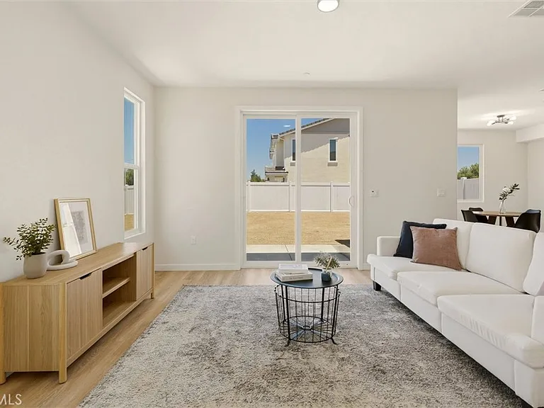 5855 Persepolis Ct — Photo 5