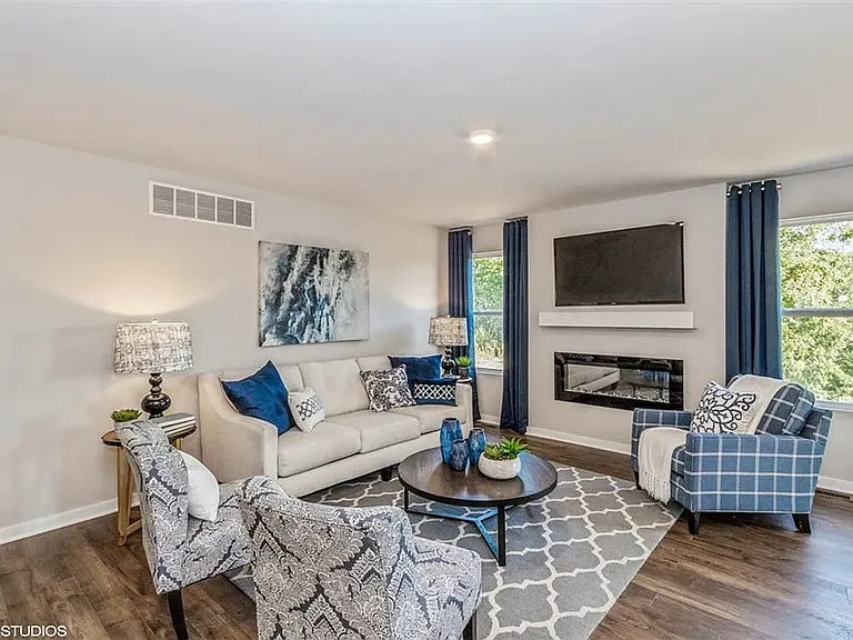 1407 NE Crossing Oaks Dr — Photo 8