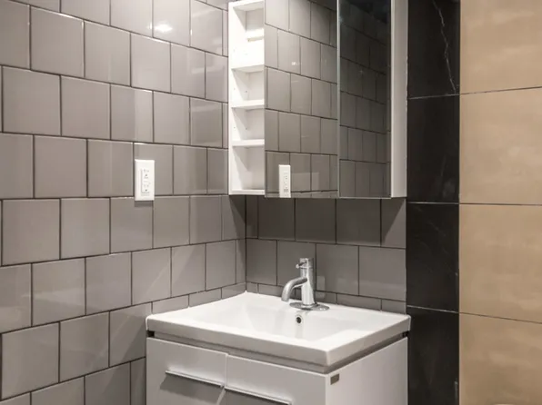 221 Clarkson Avenue image 8 of 10