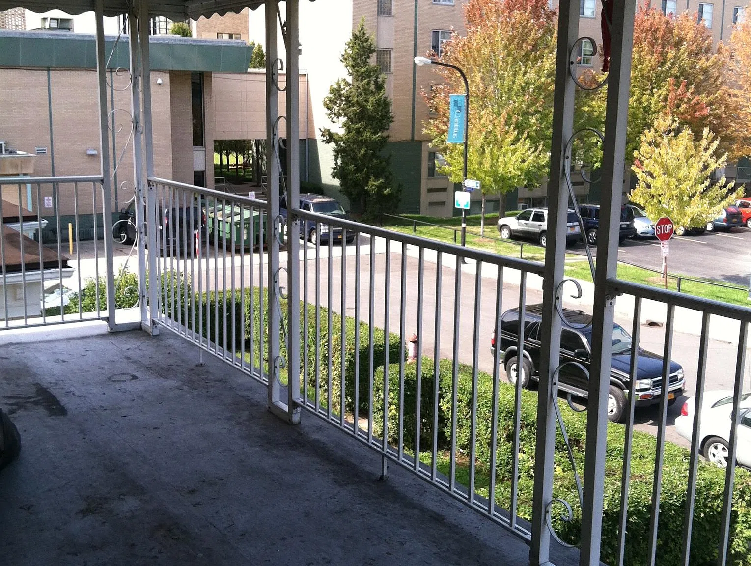 121 Loring Ave — Photo 1