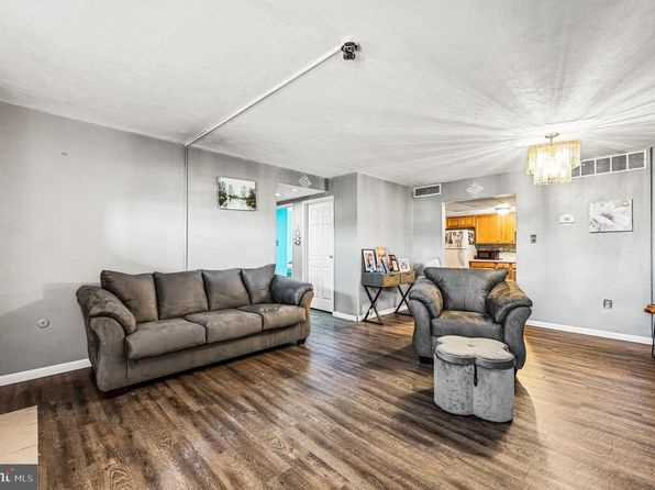 4411 Forest Ln #4411