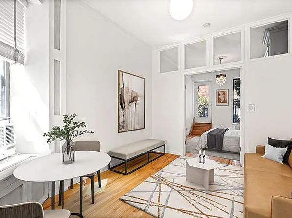 225 W 10th St APT D, New York, NY 10014