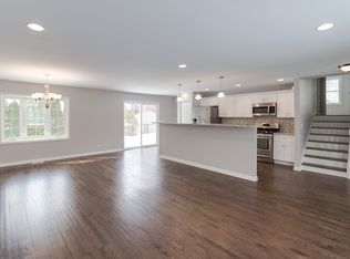 770 Michigan Ln, Elk Grove Village, IL 60007