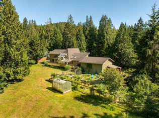 1532 Adams Rd, Bowen Island, BC V0N 1G2