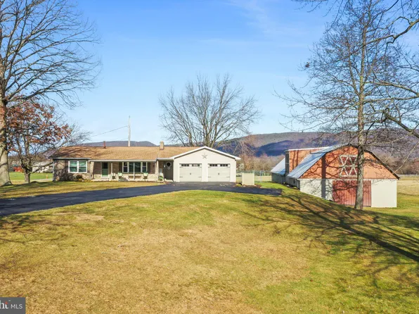 740 New Ln W, Chambersburg, PA 17202